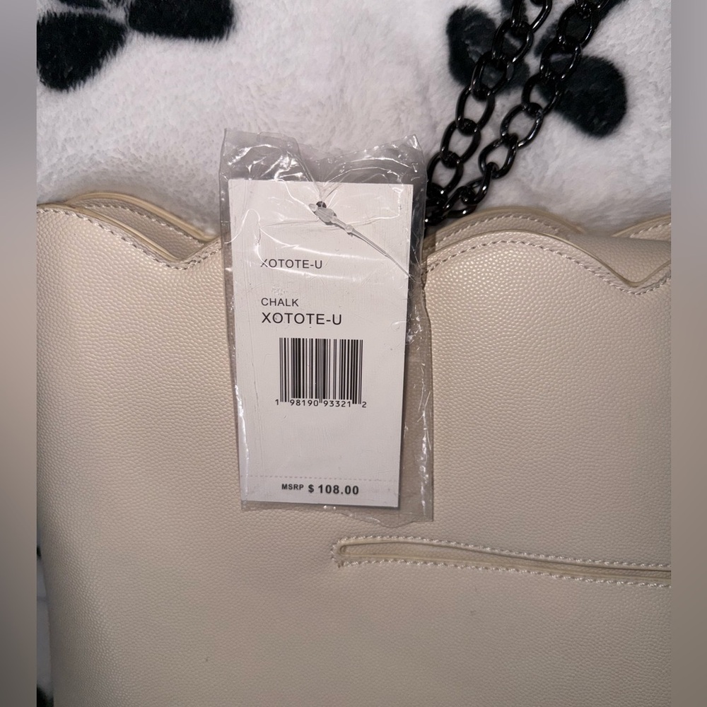 Betsey Johnson XO Tote Chalk Cream Shoulder Bag w/ Removable Heart Pouch - Picture 5 of 9